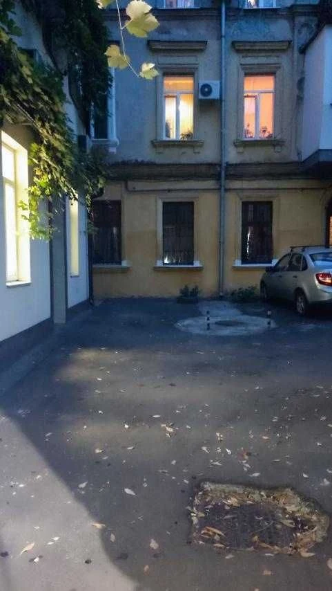 СРОЧНО!Продам 2комн квартиру в Центре Одессы.АГВ.Под ремонт.