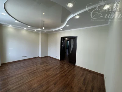 Продаж 3х кімнатної квартири вул. Бельведерська 23