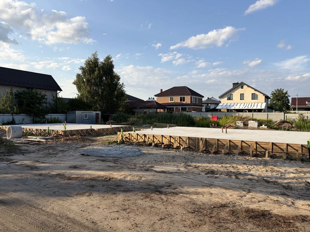 Продаж ексклюзивної ділянки 8.3 соток у Києві