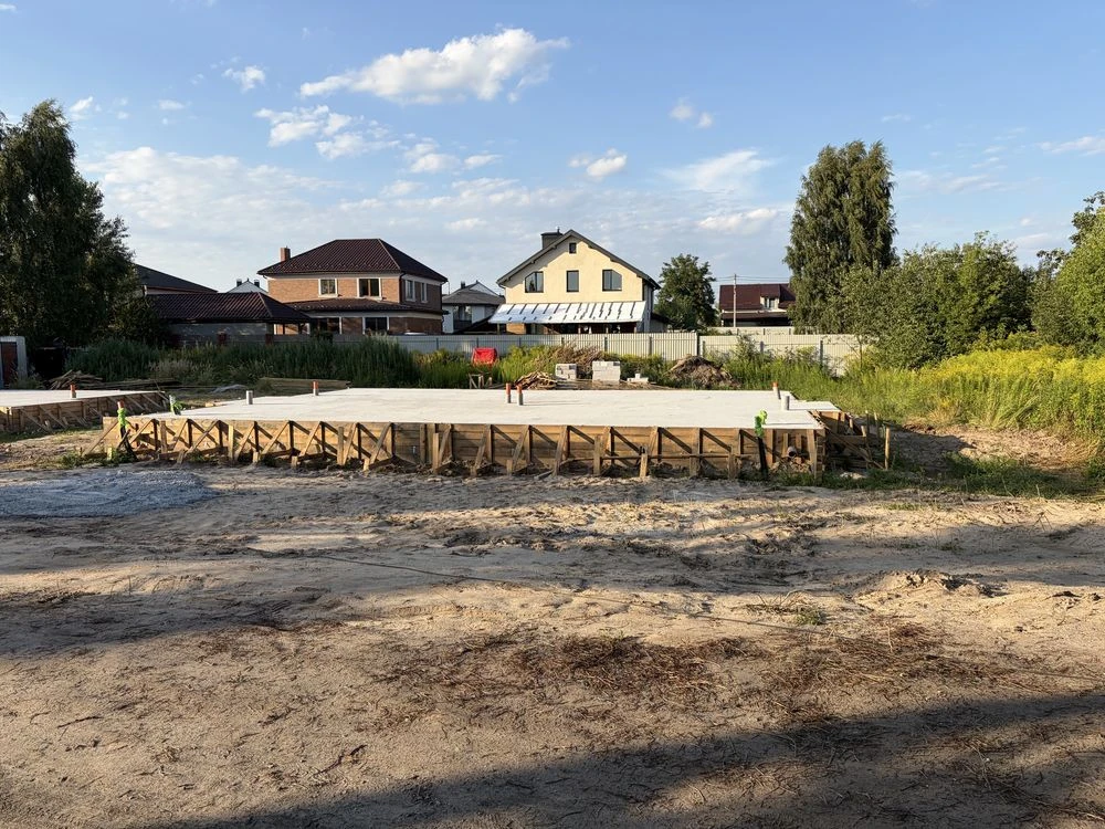 Продаж ексклюзивної ділянки 8.3 соток у Києві
