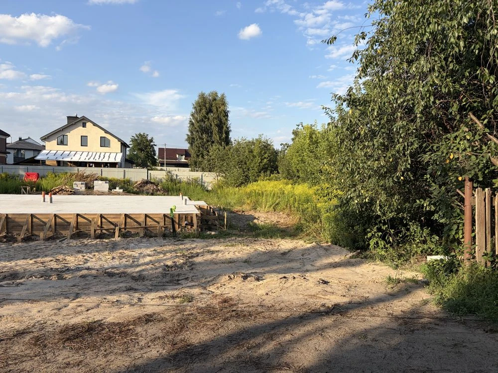 Продаж ексклюзивної ділянки 8.3 соток у Києві