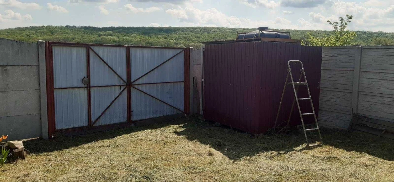 Продаж неймовірної ділянки біля річки!