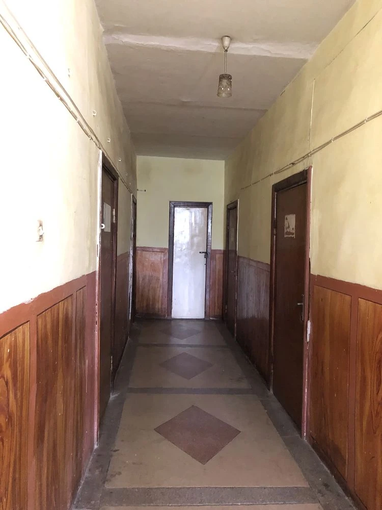 Широка фасадна ділянка в р-ні  вокзалу з комунікаціями