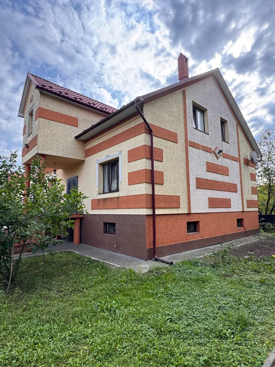 Продається Будинок з ремонтом +гараж