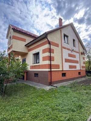 Продається Будинок з ремонтом +гараж