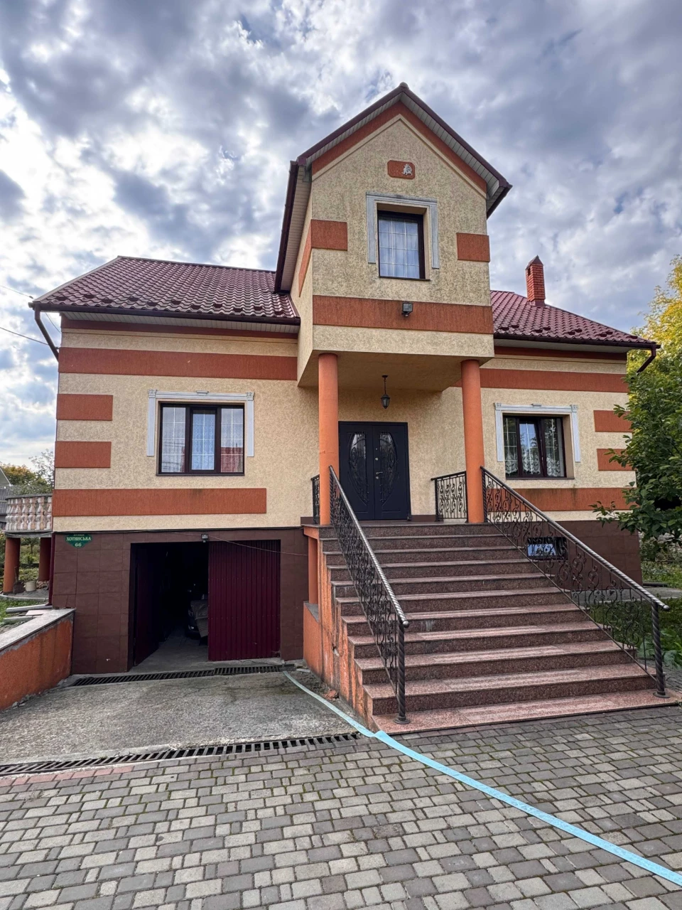 Продається Будинок з ремонтом +гараж