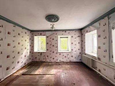 Продаю ½ будинку. 9 Лінія. Окремий  двір. Гараж