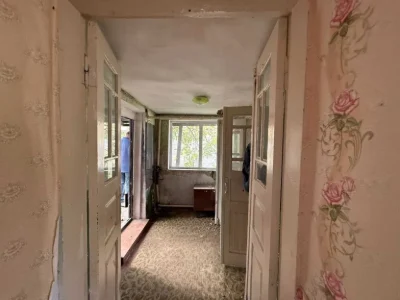 Продаю ½ будинку. 9 Лінія. Окремий  двір. Гараж