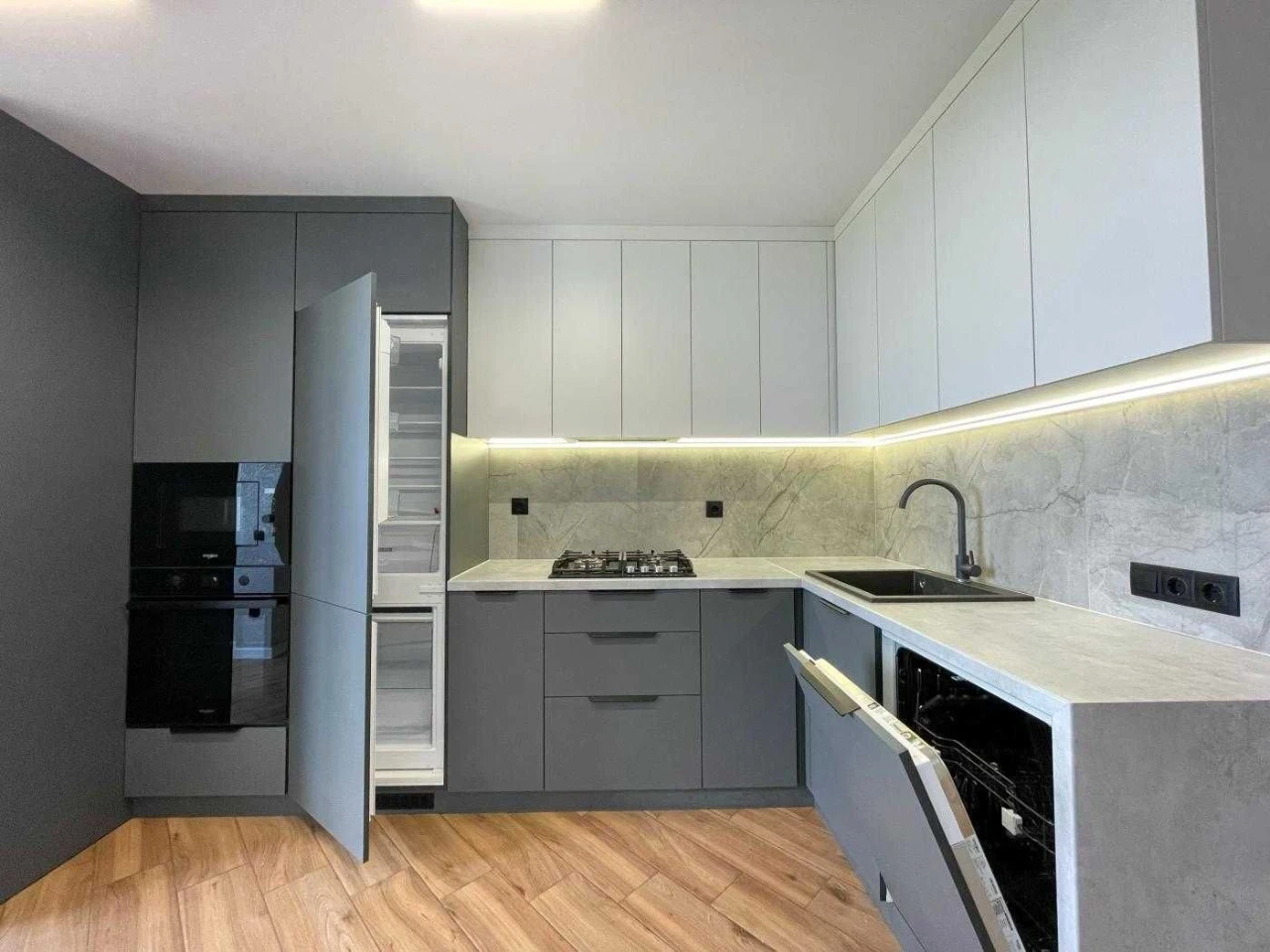 Продаж 1 кімнатна квартира  , ремонт