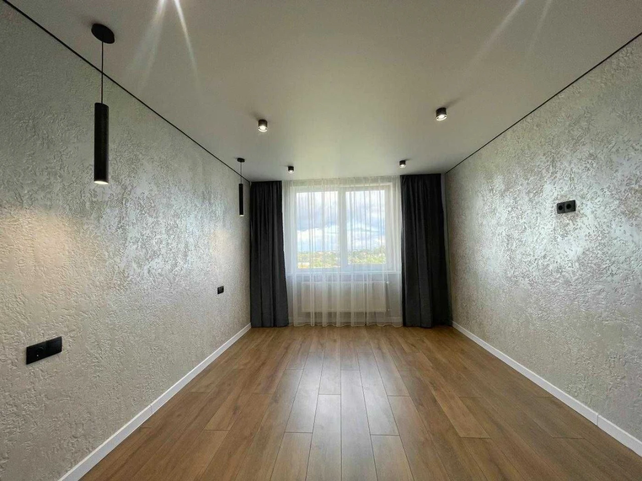 Продаж 1 кімнатна квартира  , ремонт