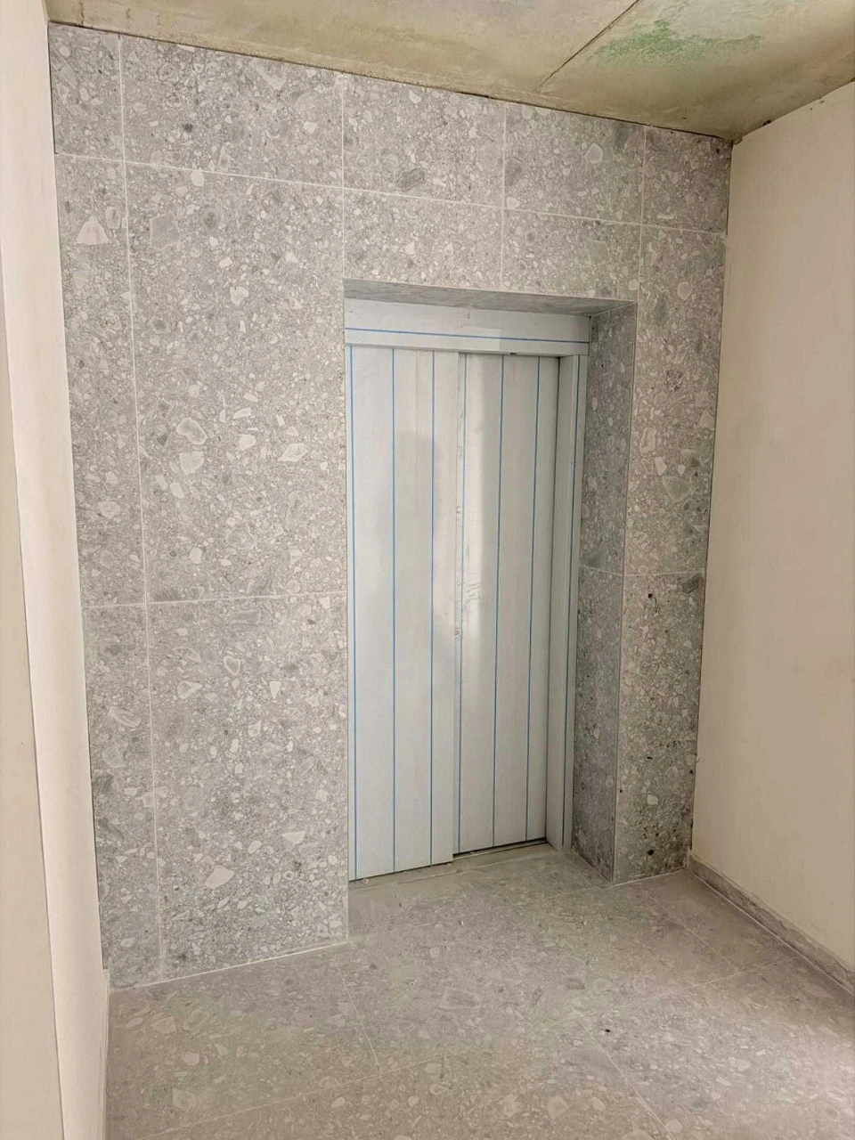 продаж 1 кімнатної квартири в новобудові, вулиця Навроцького