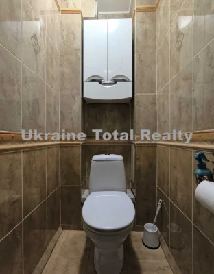 Метро Харківська! 2 кімнатна квартира з ремонтом! Вул Вербиц