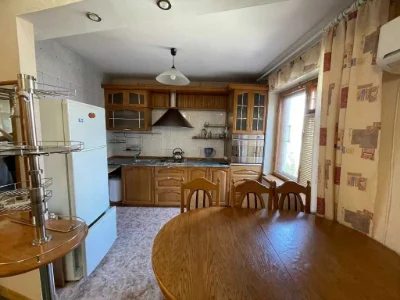 Продам просторную 3-к квартиру Минина Менахем-Мендл Шнеерсон