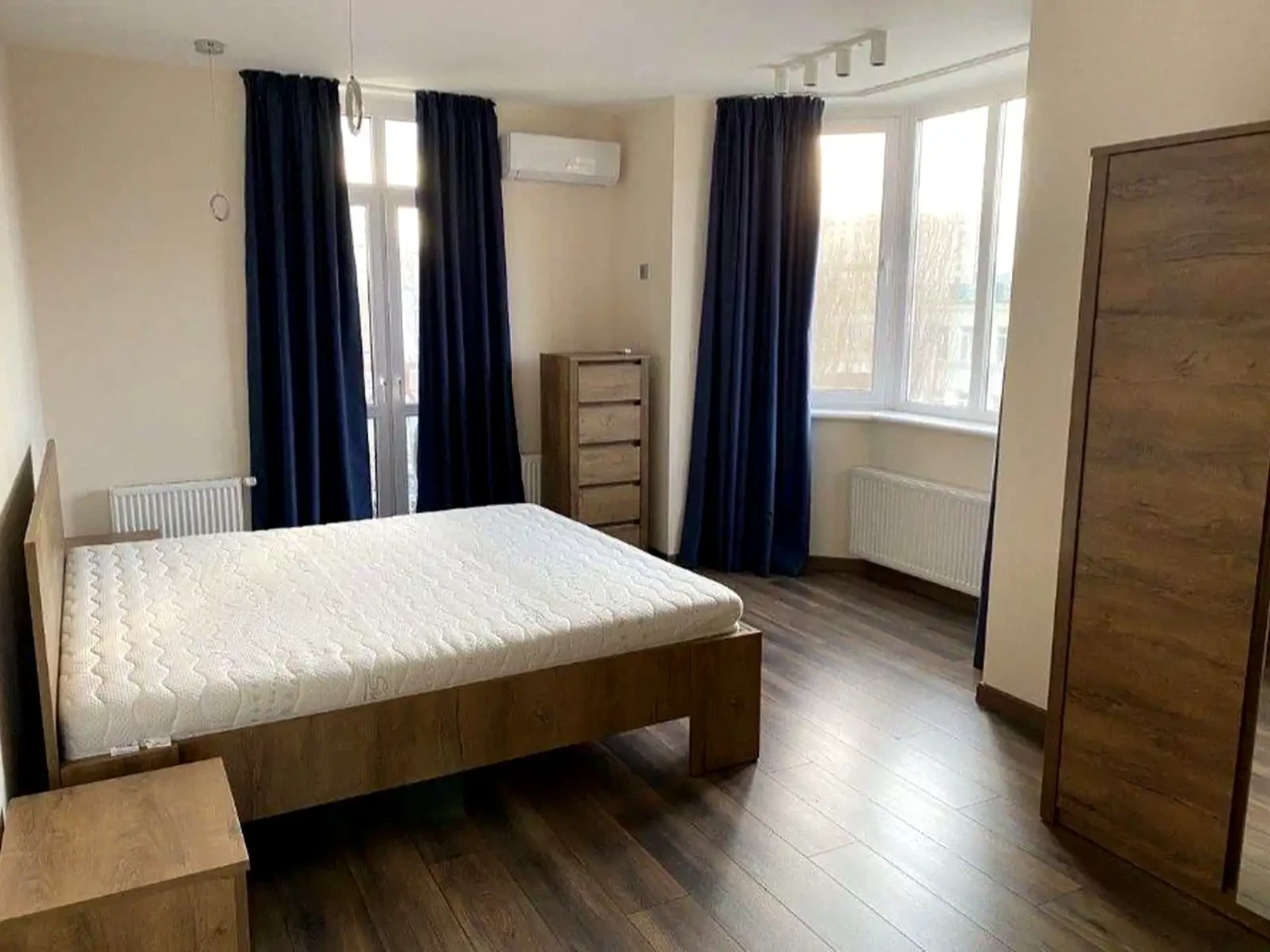 Оренда квартири 2-кімн. 74 м² 5/25 пов.