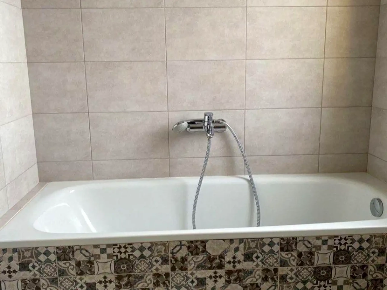 Оренда квартири 2-кімн. 74 м² 5/25 пов.
