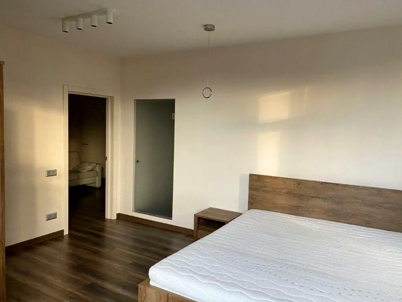 Оренда квартири 2-кімн. 74 м² 5/25 пов.