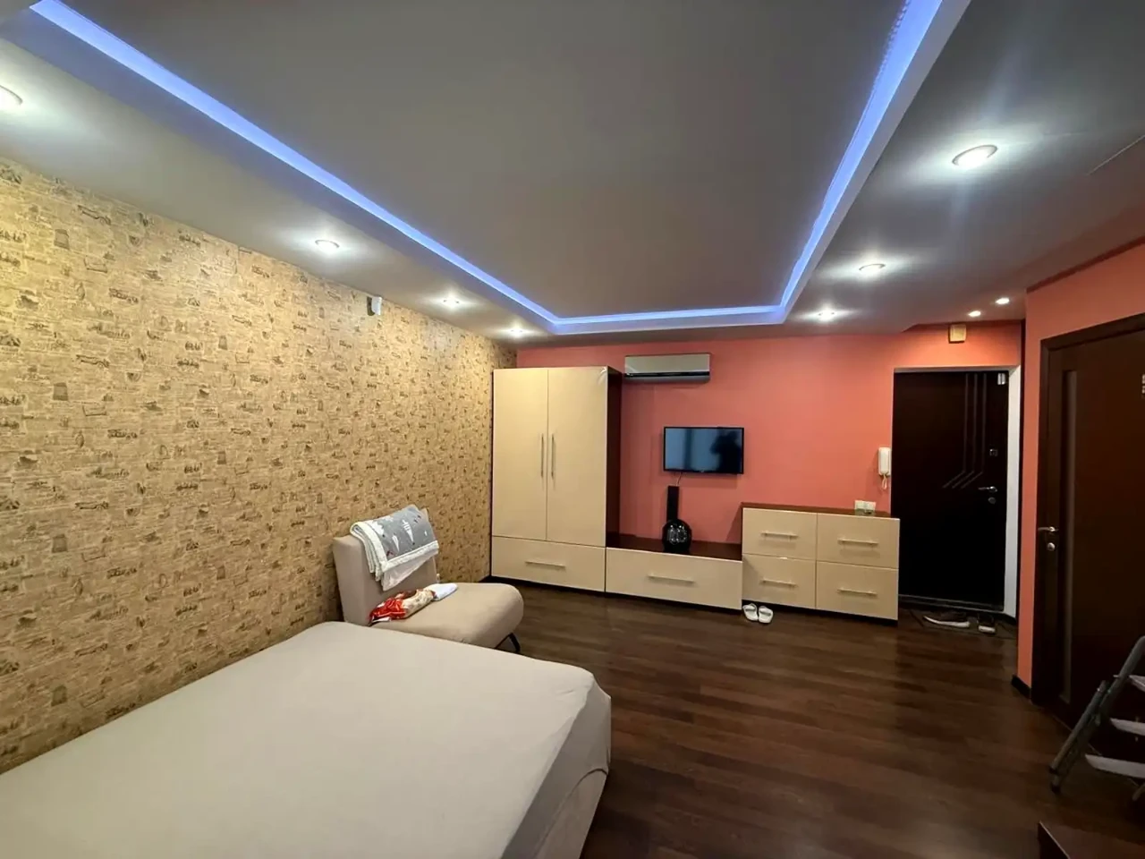 Оренда квартири 1-кімн. 34 м² 1/12 пов.