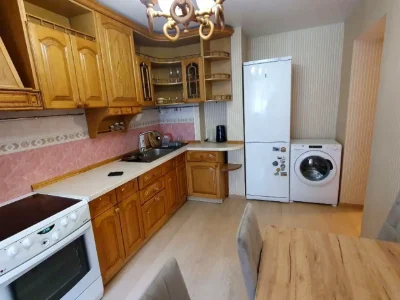 Оренда квартири 3-кімн. 85 м² 2/12 пов.