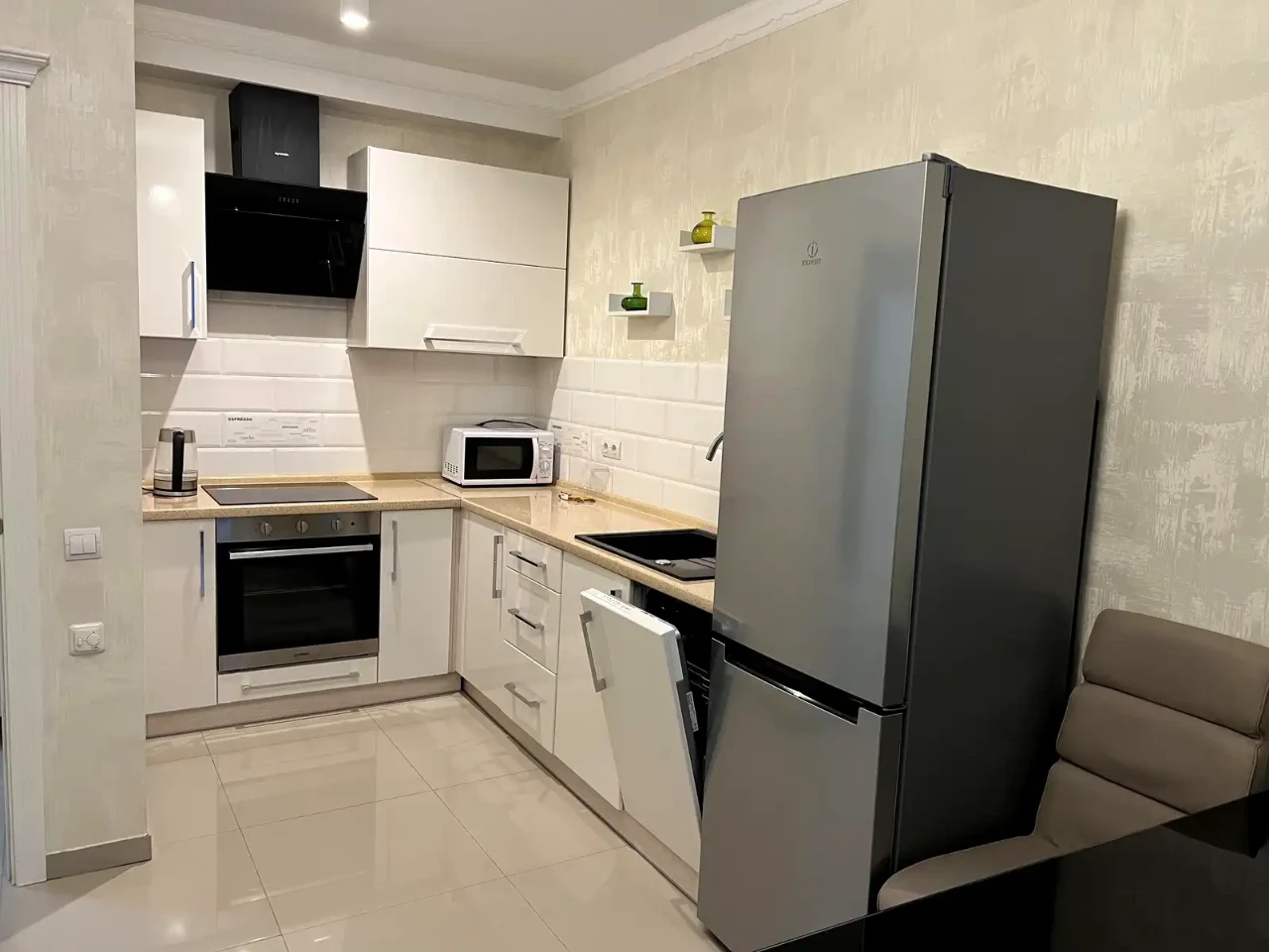 Оренда квартири 1-кімн. 45.5 м² 2/19 пов.