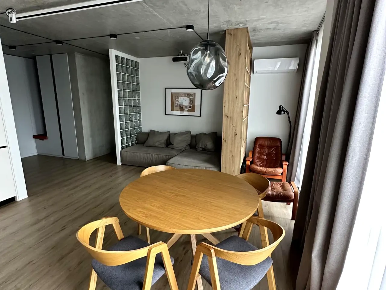 Оренда квартири 3-кімн. 83 м² 7/25 пов.