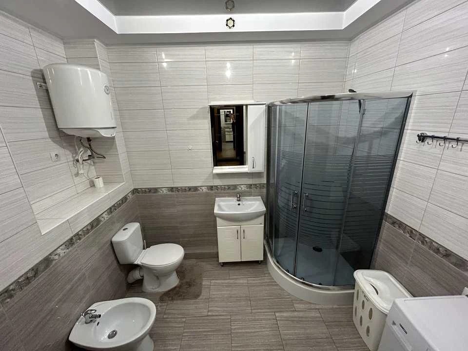 Квартира. Київ, Драгоманова вул.