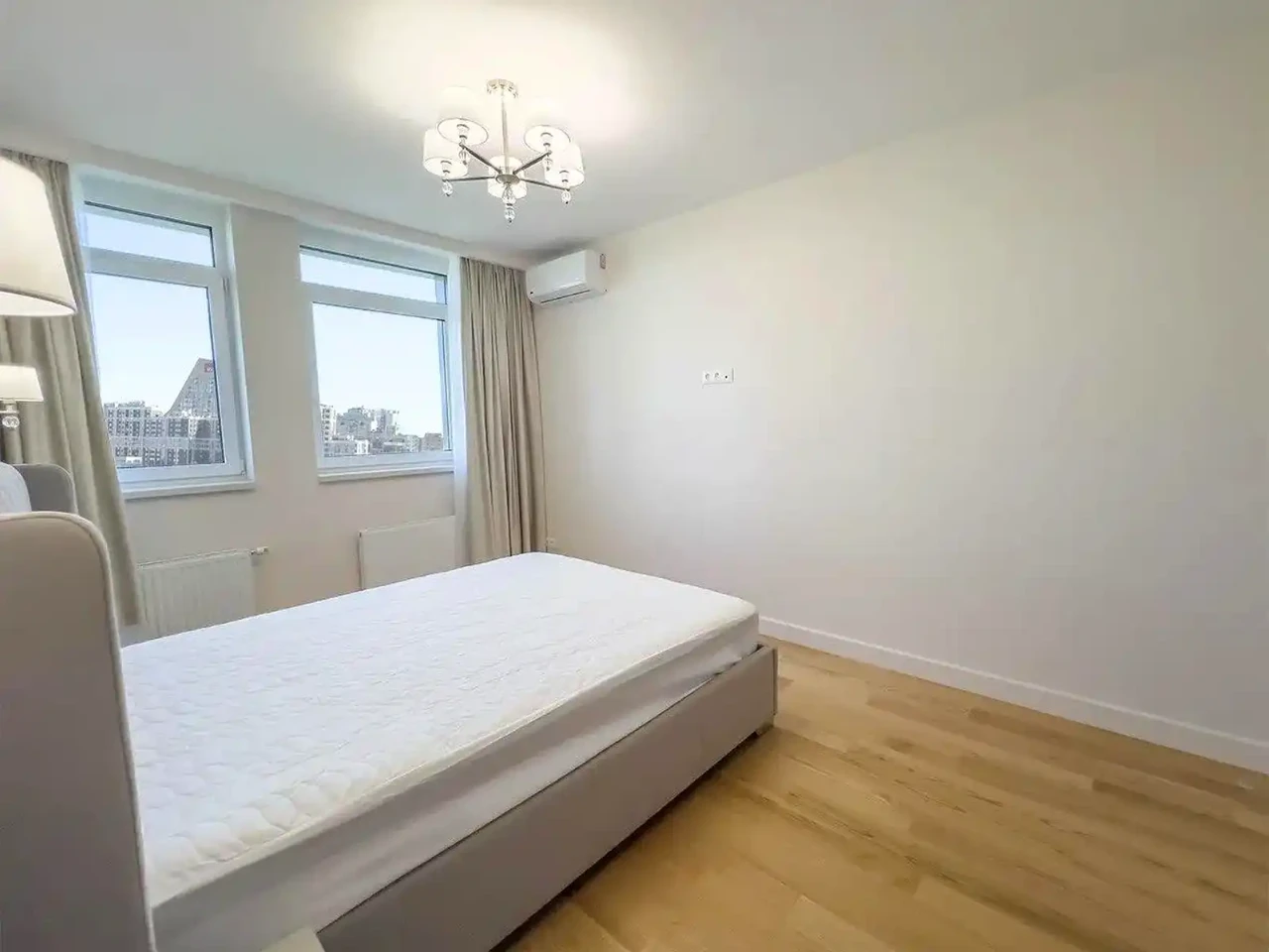 Оренда квартири 1-кімн. 53 м² 12/36 пов.