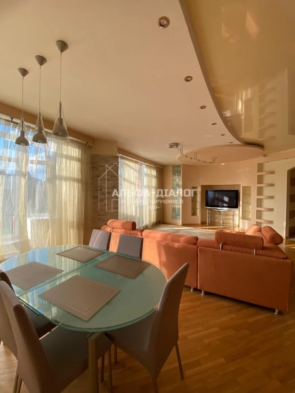 Sale of 5-room apartment 252 m², Vladimirskaya street, 79