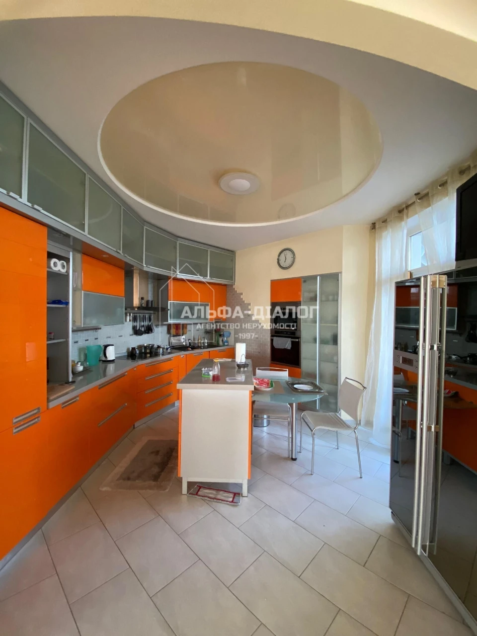Sale of 5-room apartment 252 m², Vladimirskaya street, 79