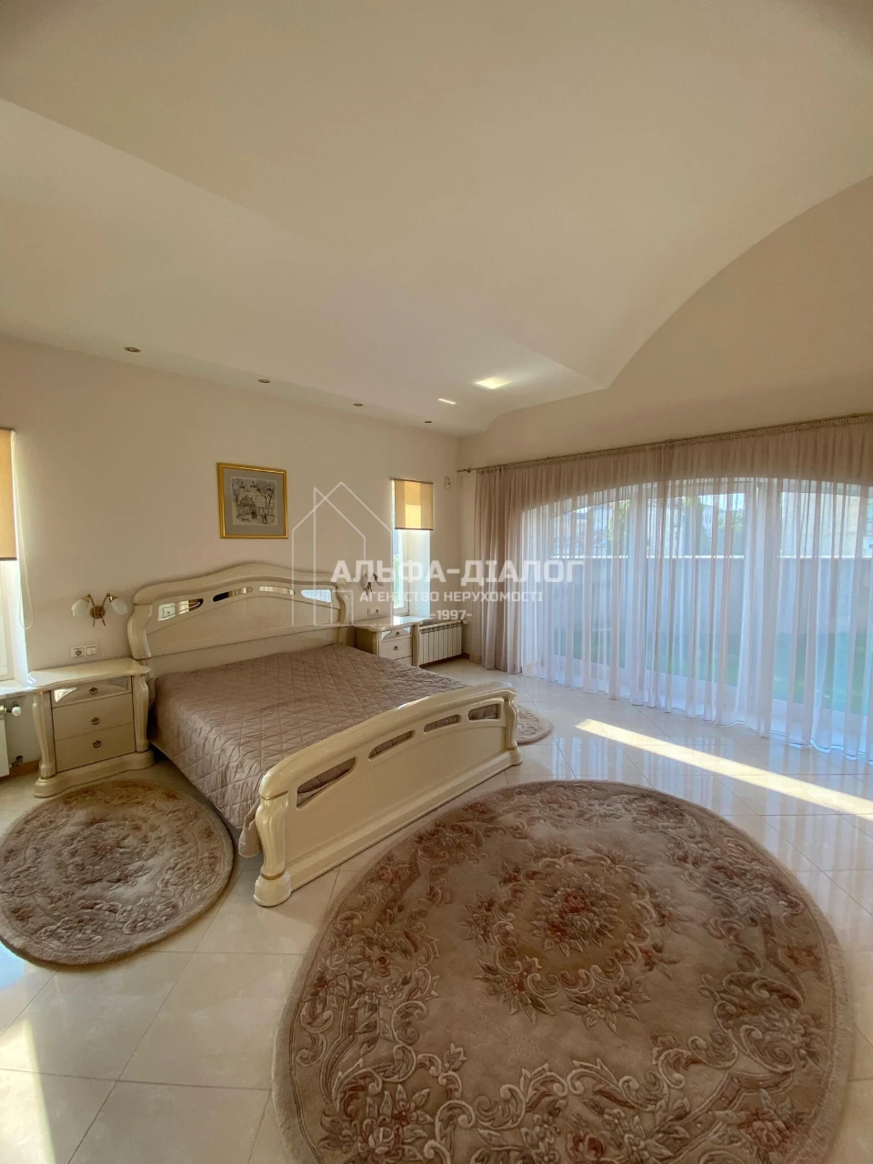 Sale of 5-room apartment 252 m², Vladimirskaya street, 79