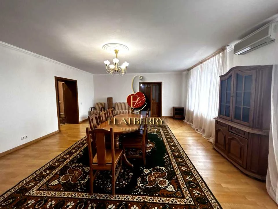 Квартира. Київ, Костянтинівська вул.