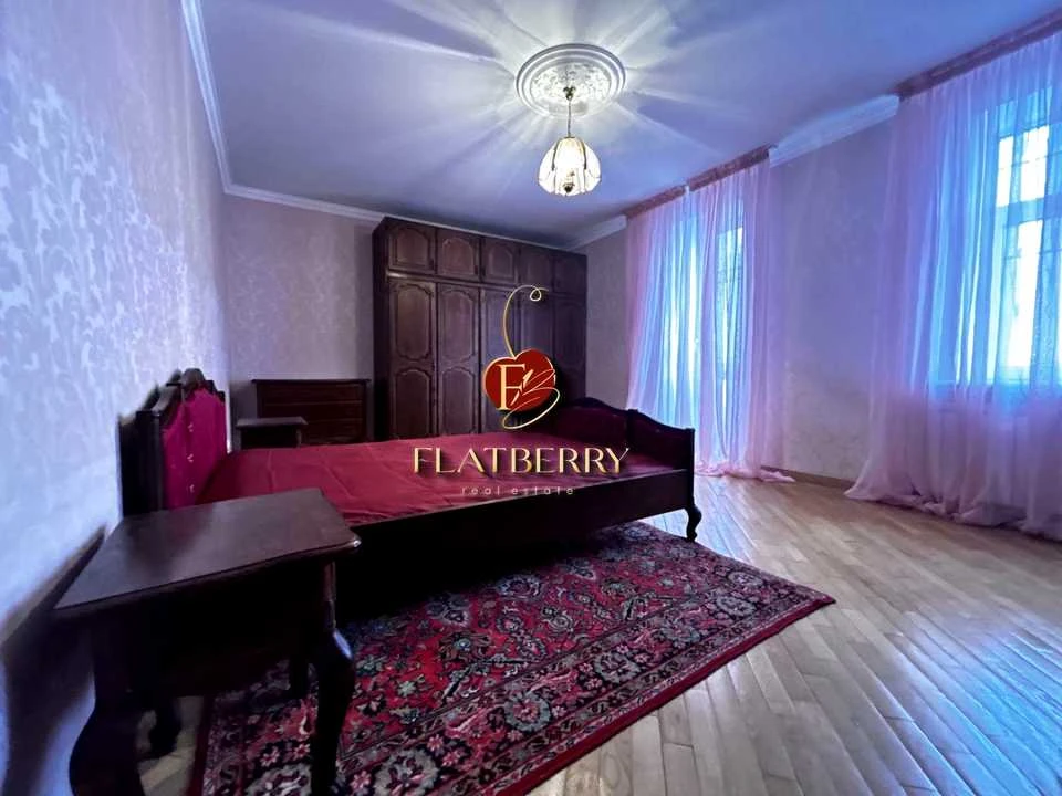 Квартира. Київ, Костянтинівська вул.