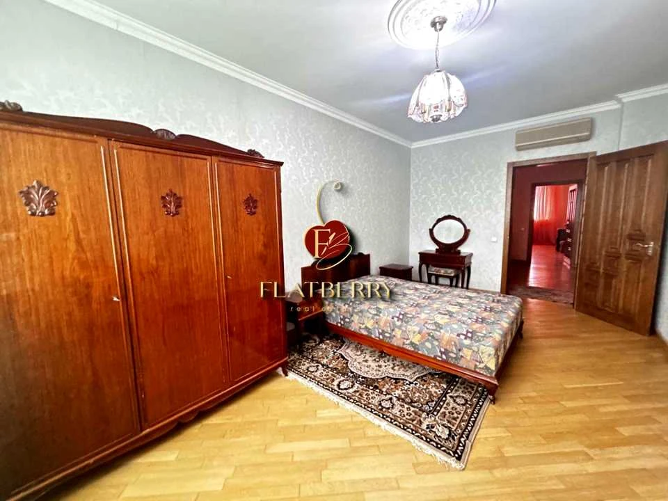 Квартира. Київ, Костянтинівська вул.