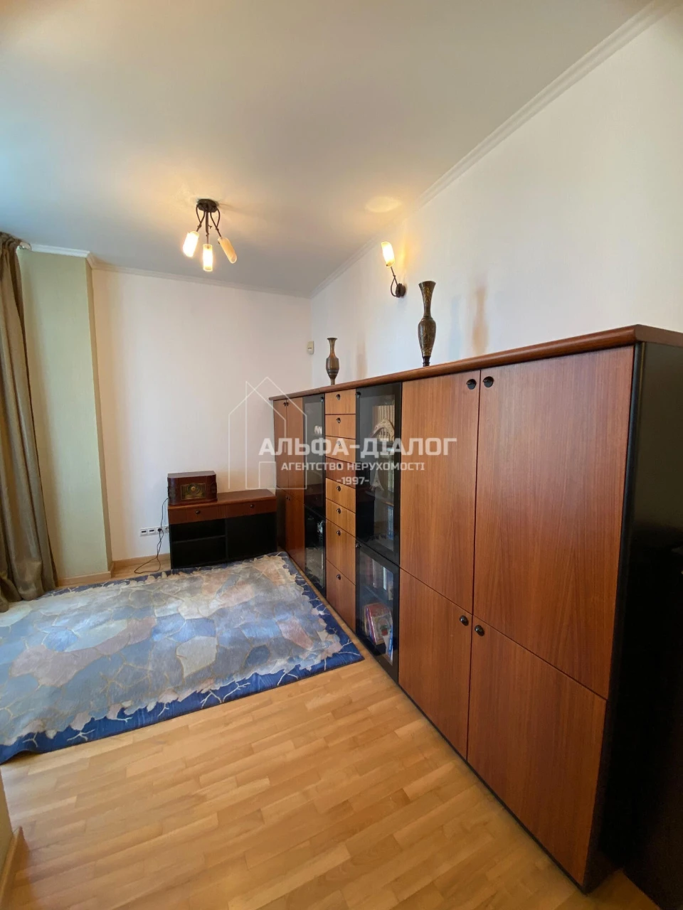 Sale of 5-room apartment 252 m², Vladimirskaya street, 79