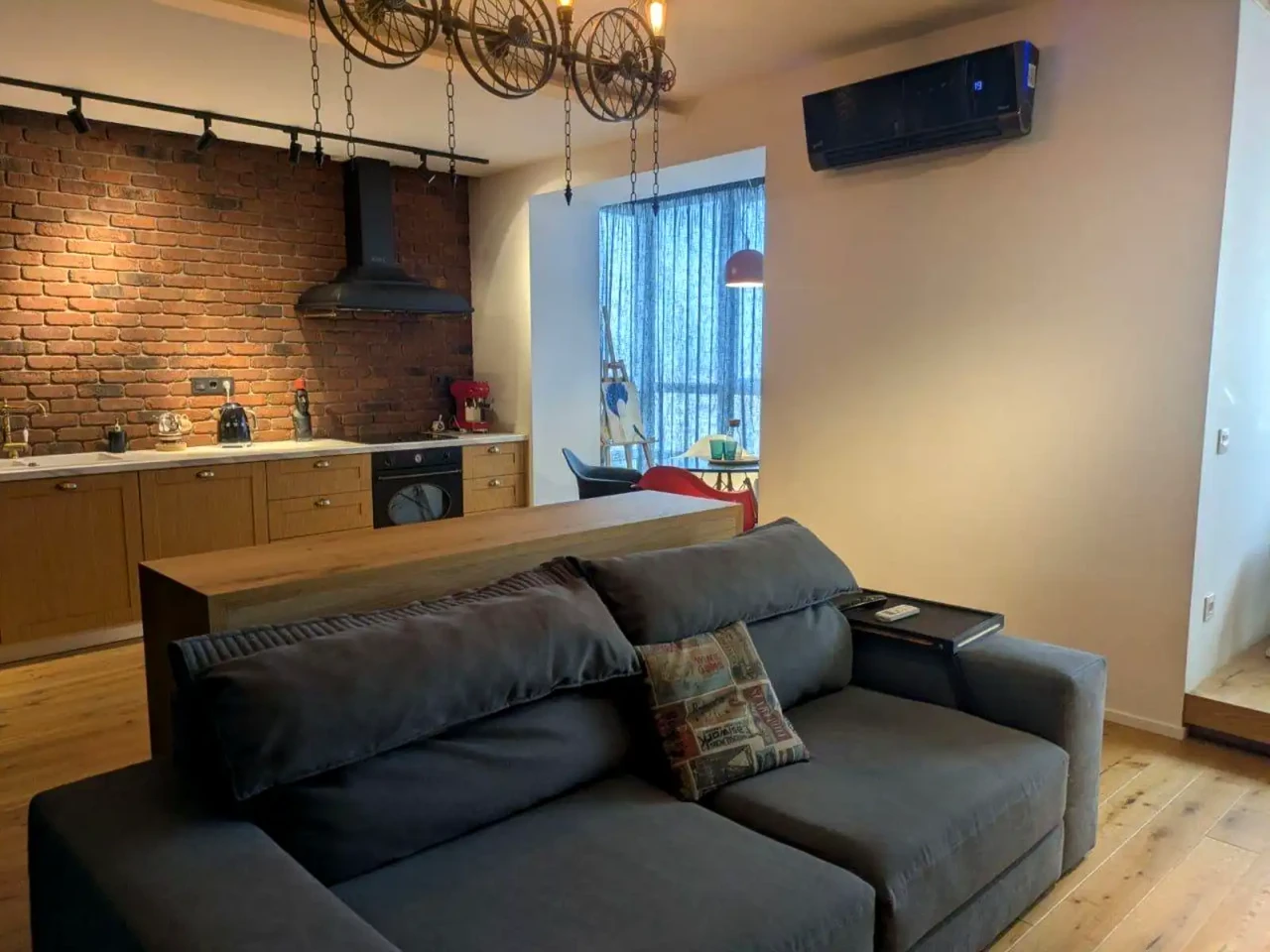 Оренда квартири 1-кімн. 52 м² 17/19 пов.