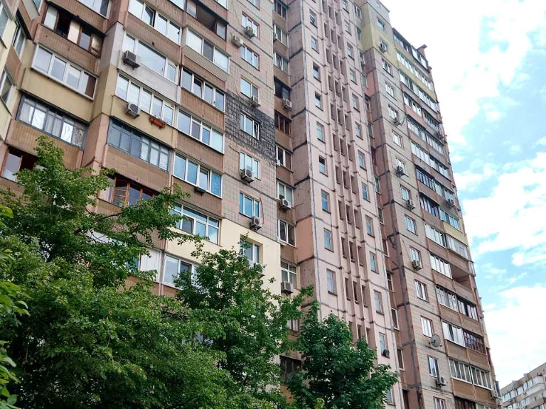 Квартира. Київ, Драгоманова вул.