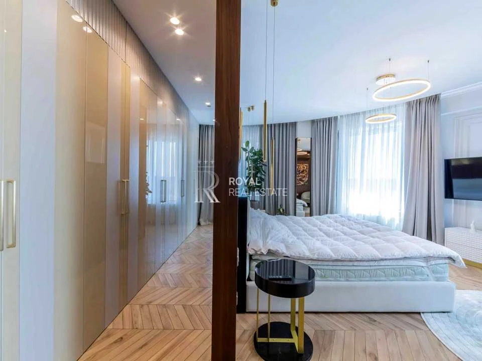 Квартира. Київ, Євгена Коновальця вул. (Щорса)