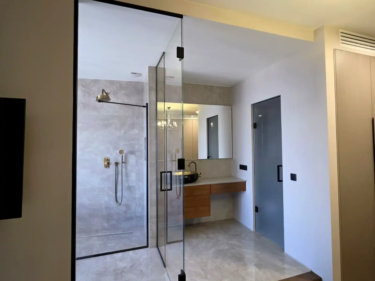 Оренда квартири 4-кімн. 146 м² 12/21 пов.