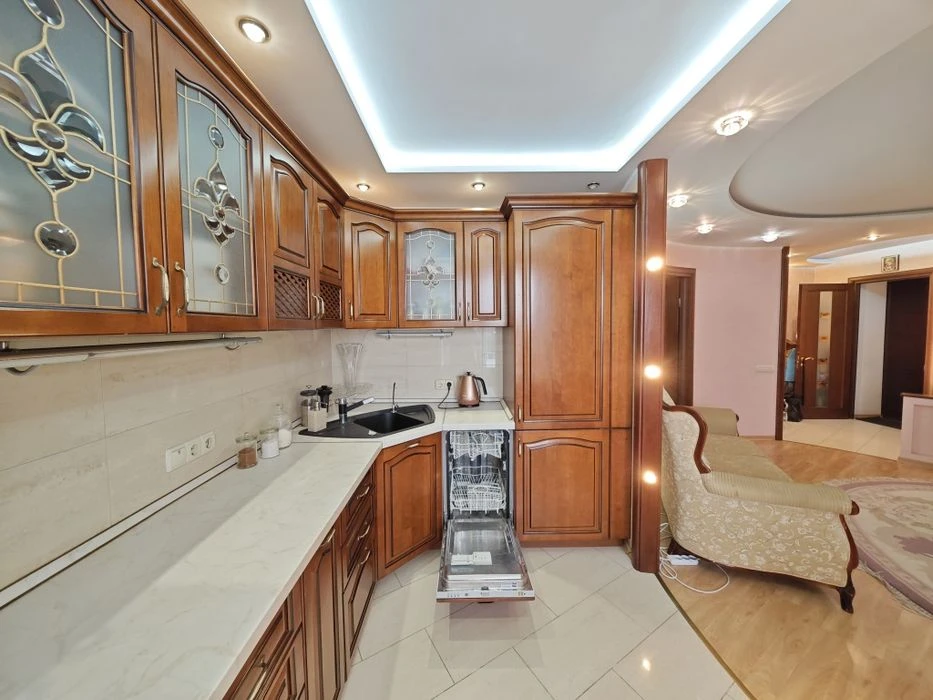Палубная 12, 63м², 2-комнатная студия и спальня