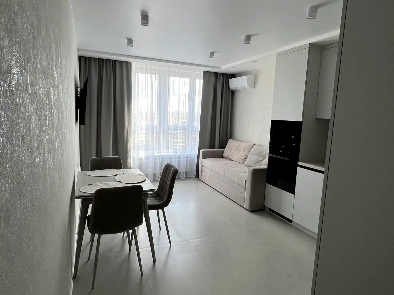 Оренда квартири 1-кімн. 47 м² 21/23 пов.