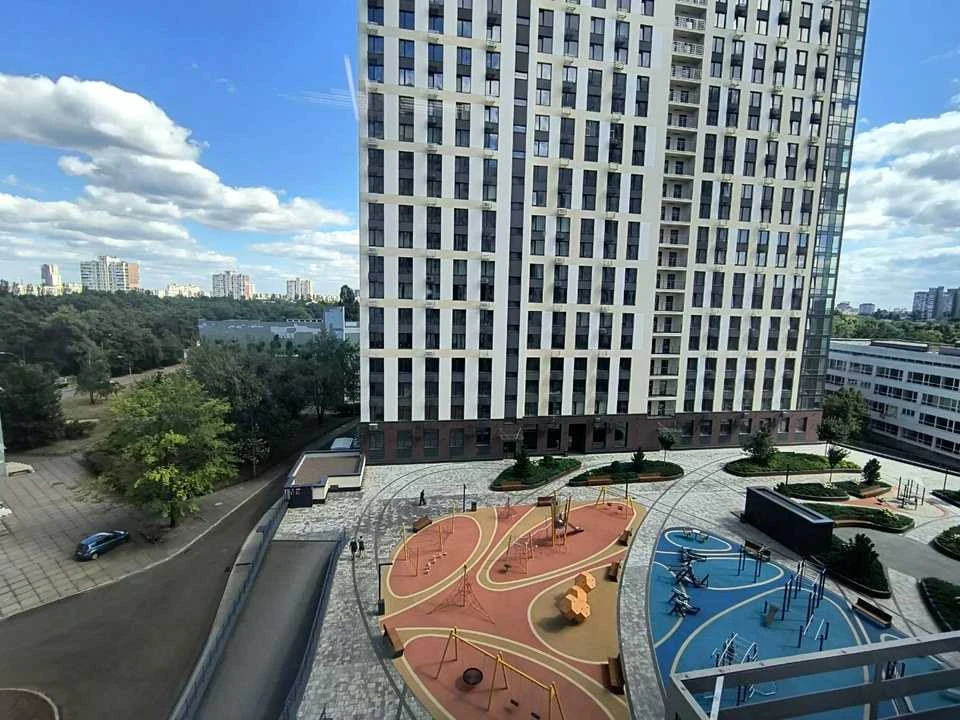 Квартира. Київ, Князя Романа Мстиславича вул. (Генерала Жмач