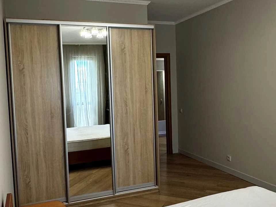 Квартира. Київ, Кирилівська вул. (Фрунзе)