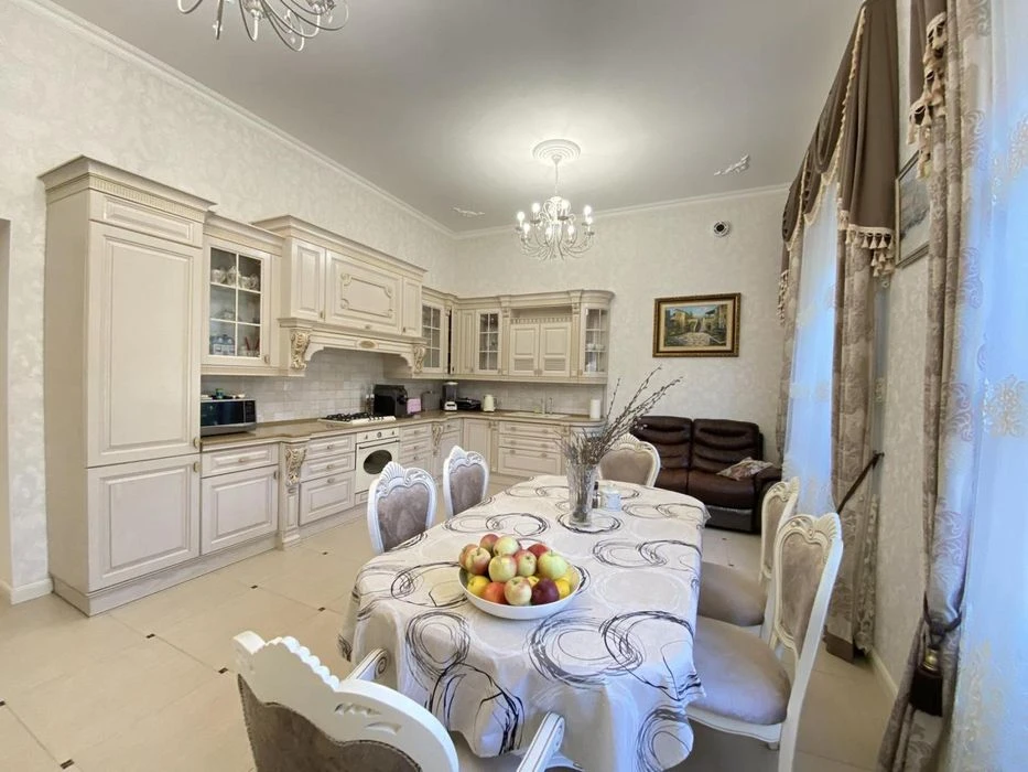 House for sale in Sauvignon, near a pine grove
