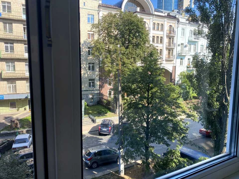 Квартира. Київ, Богдана Хмельницького вул.