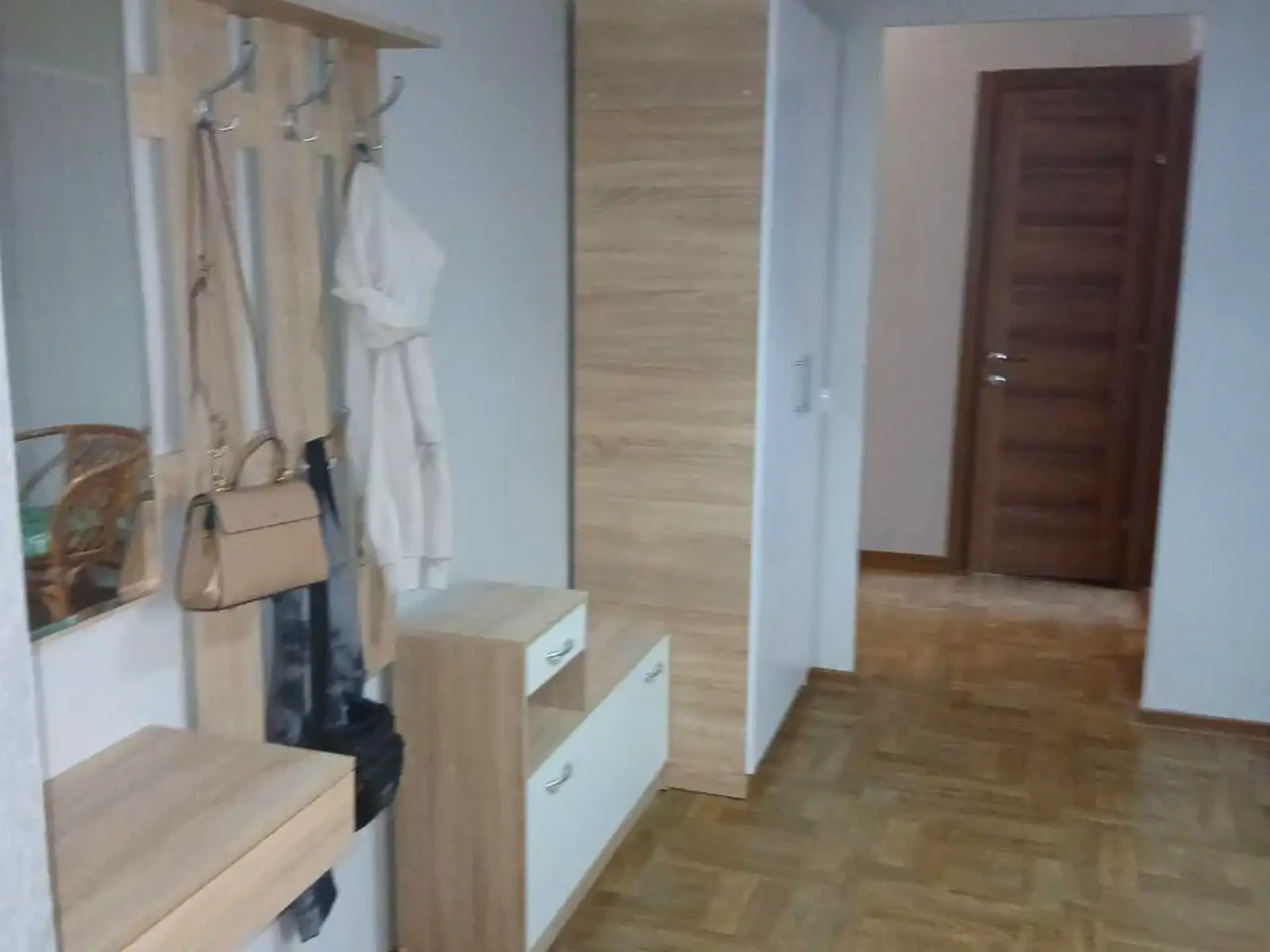 Оренда квартири 3-кімн. 94 м² 21/25 пов.