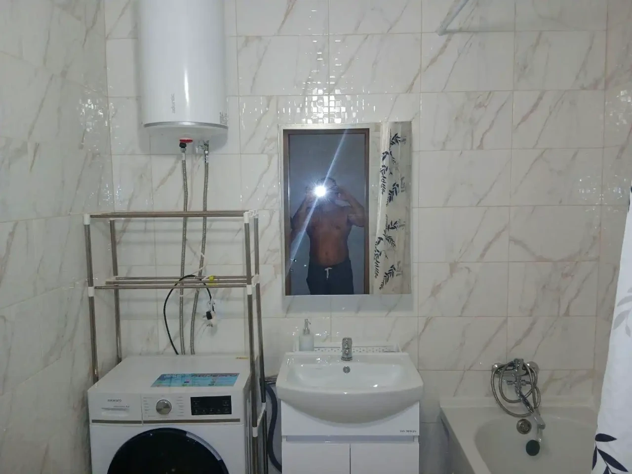 Оренда квартири 3-кімн. 94 м² 21/25 пов.