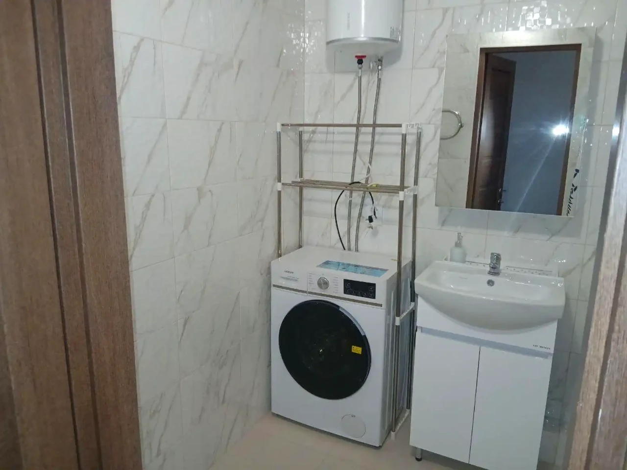 Оренда квартири 3-кімн. 94 м² 21/25 пов.