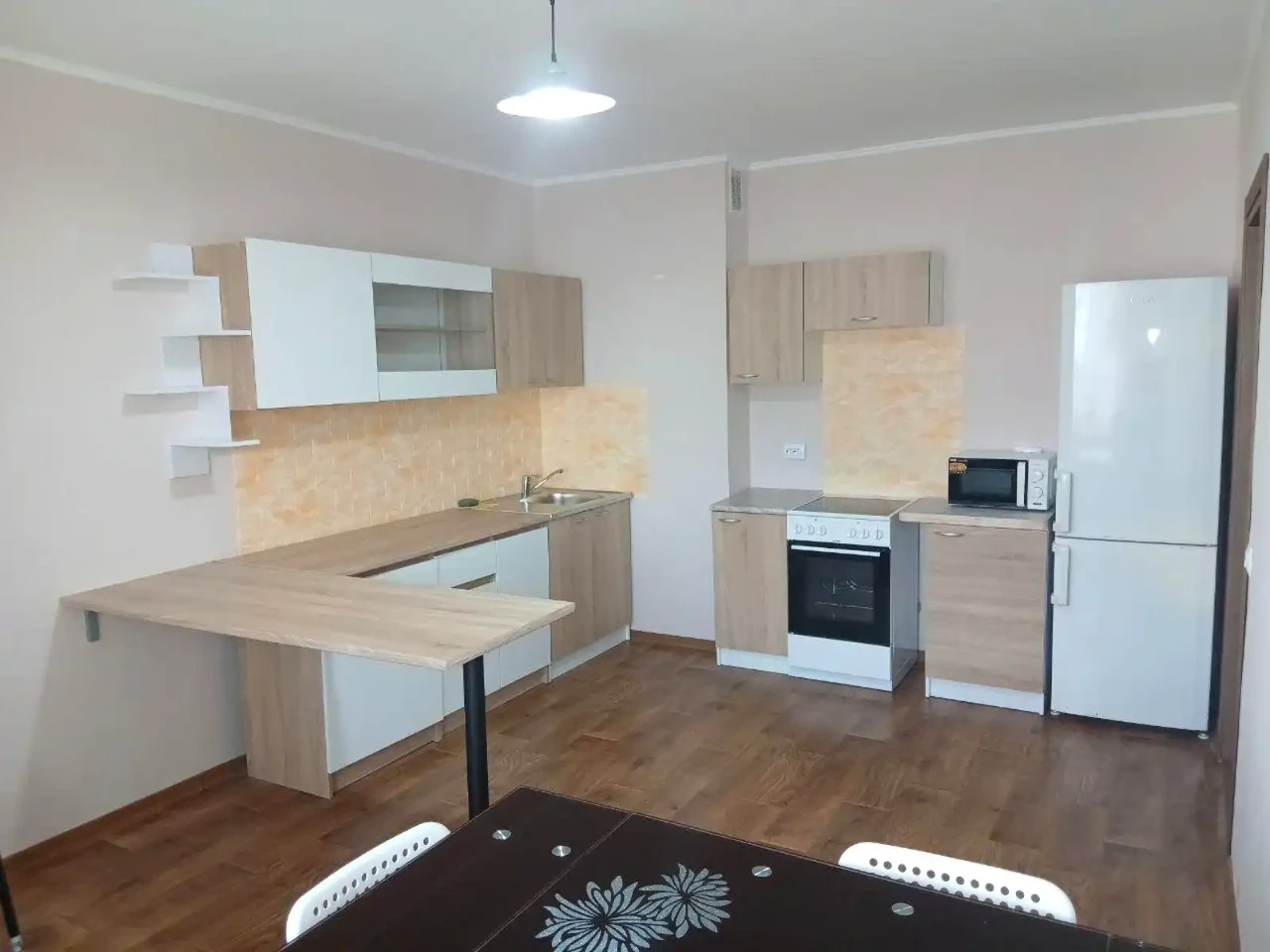Оренда квартири 3-кімн. 94 м² 21/25 пов.
