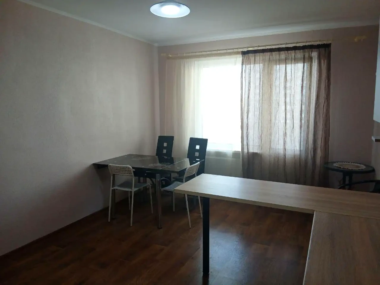 Оренда квартири 3-кімн. 94 м² 21/25 пов.