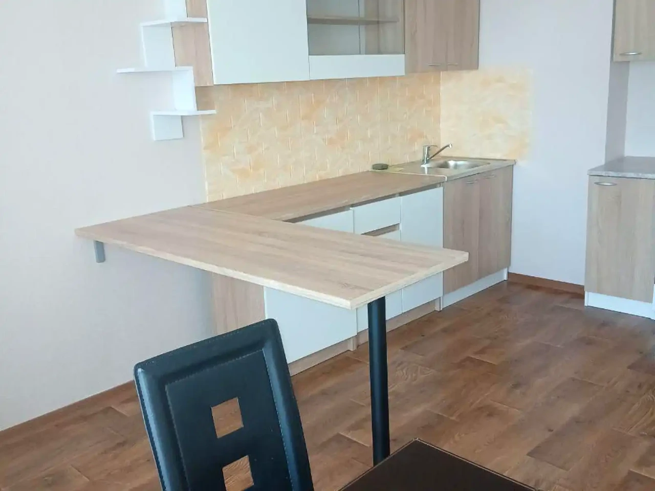 Оренда квартири 3-кімн. 94 м² 21/25 пов.