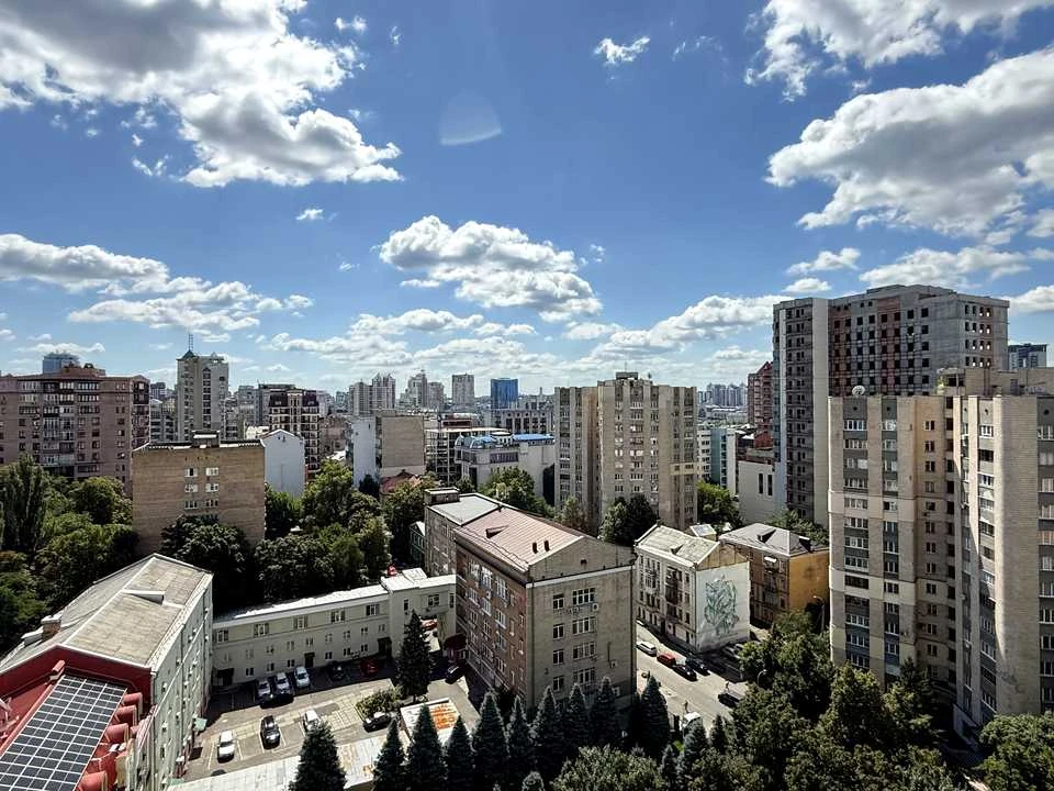 Квартира. Київ, Олександра Кониського вул.